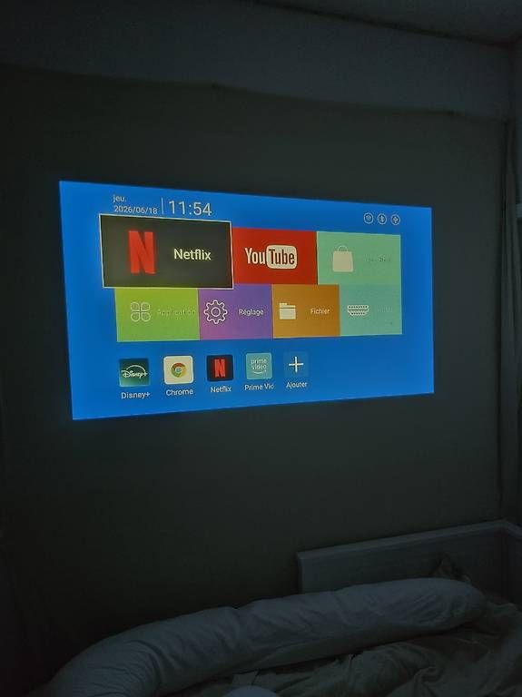 Home Cinema: Rétroprojecteur et sa barre de son  – Usato da Geneve venduto da Morgane_manto