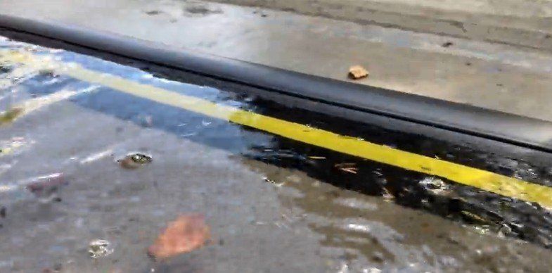 Sanitari: GaraDry Garagentor-Wasserbarriere – Nuovo e nell'imballaggio originale da Winterthur venduto da Xml 2