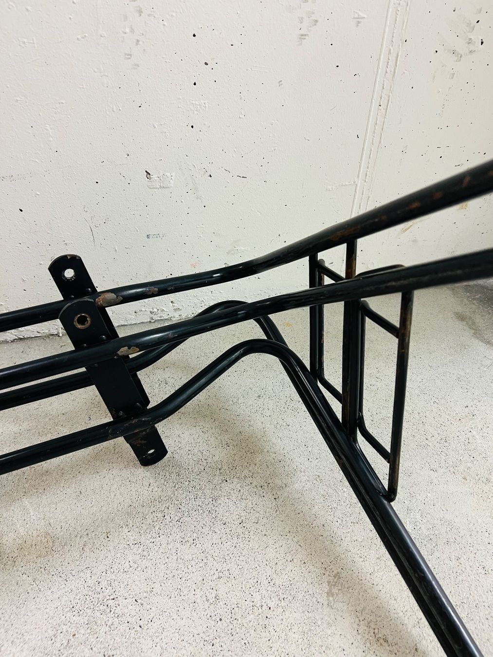 Vitra Stühle: 2 Herman Miller, Charles Eames, Vitra, stacking base - black – Gebraucht aus Egg b. Zürich von nadjacal 4