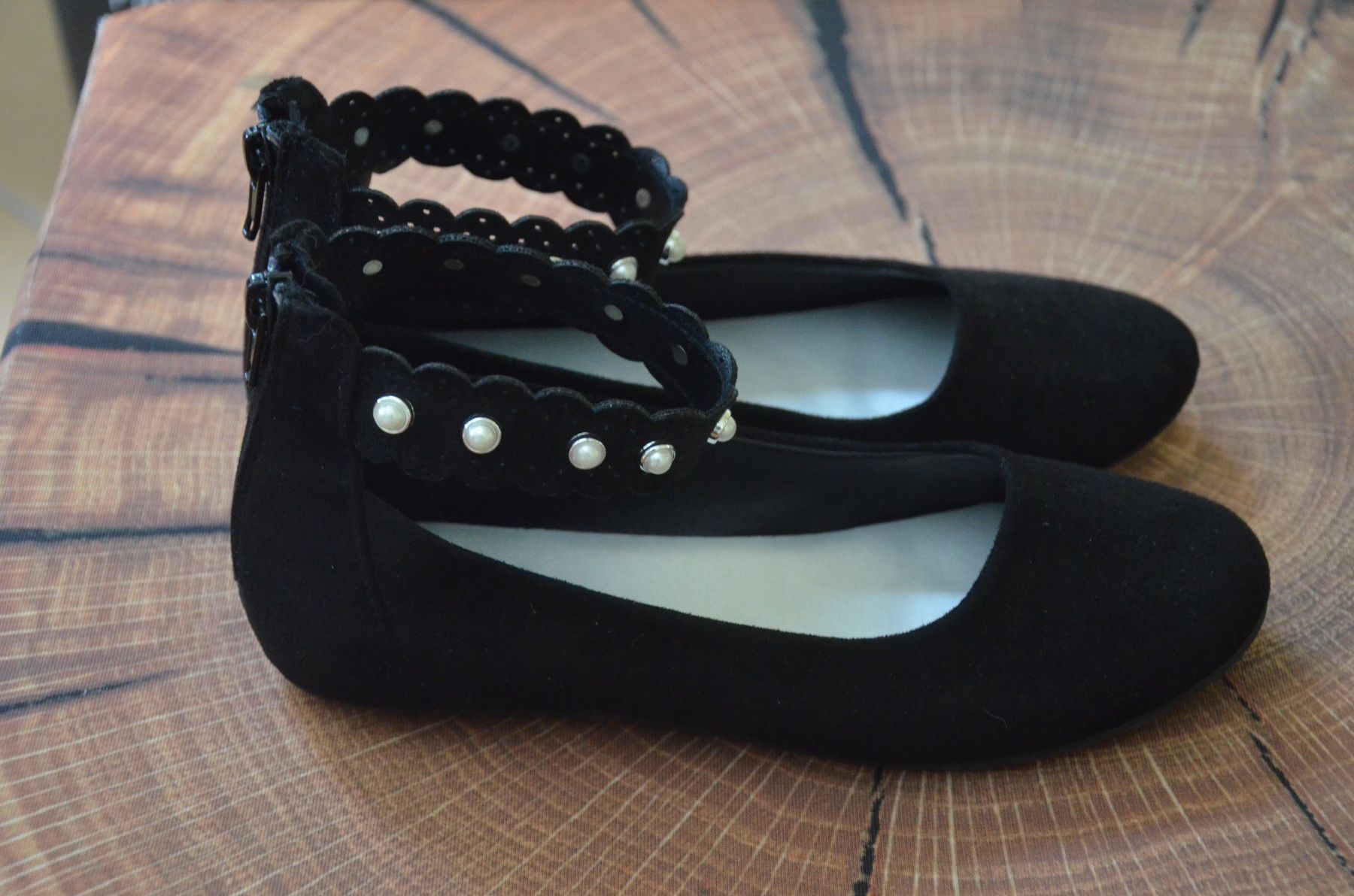 Schuhe für Mädchen: NO 33 NEU – Neu und originalverpackt aus Chiasso von Dolly015