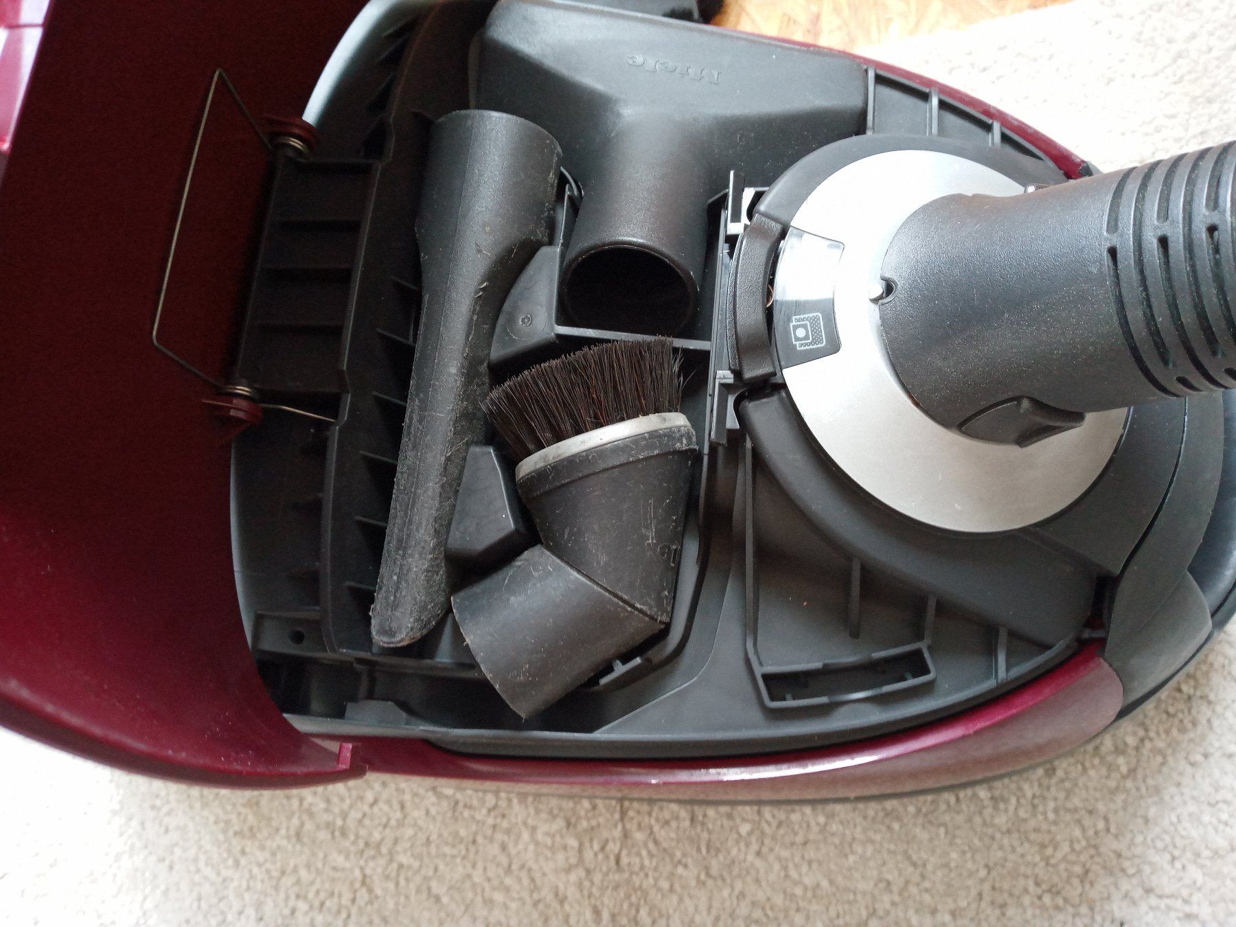 Miele Aspirapolveri & Accessori: Staubsauger Miele S5211-ch   2200w – Usato da Prez-vers-Siviriez venduto da Monija70 6