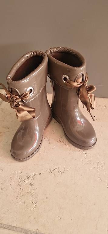 Scarpe per ragazze: Stivali Chicco no. 24  – Usato da Massagno venduto da Ale86