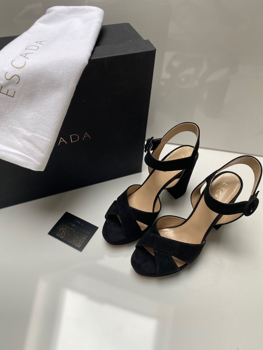 Escada Scarpe da donna: NEW Escada leather suede sandals EU40 – Nuovo e nell'imballaggio originale da Oberägeri venduto da abo_27mv 2