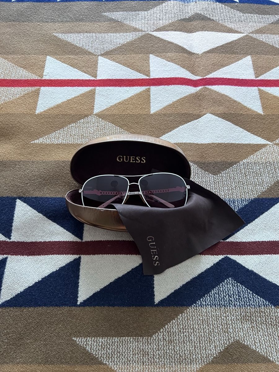 Guess Occhiali & Lenti: GUESS Sonnenbrille GU7032 – Usato da Winterthur venduto da eat_w5wx