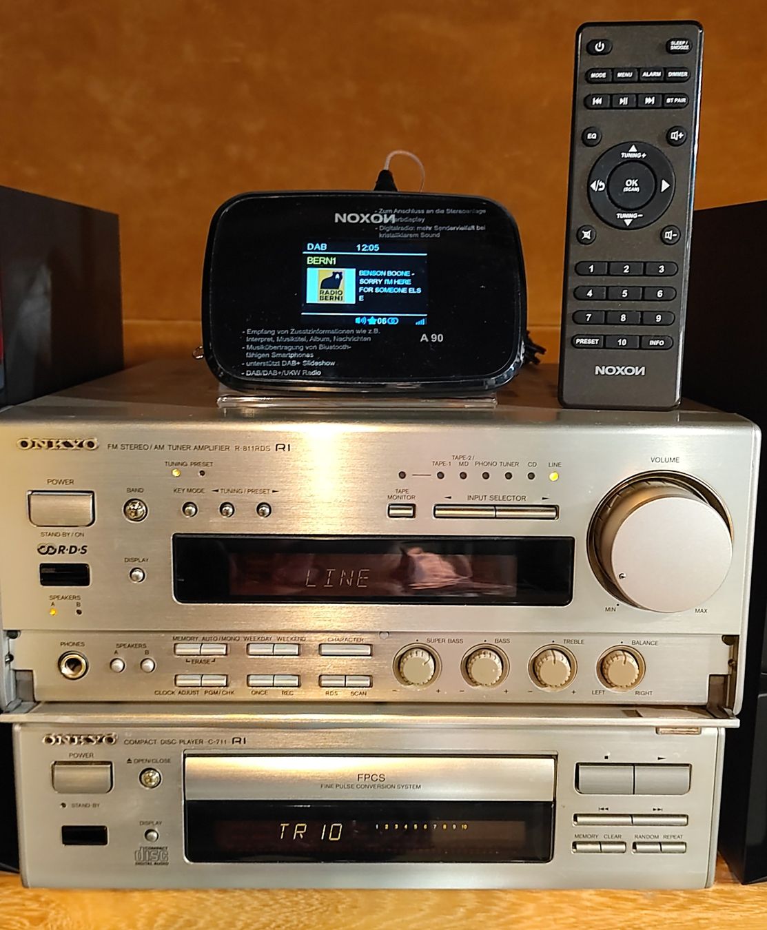 Onkyo Ricevitori: Onkyo mini-System mit Boxen & DAB+/Bluetooth-Empfänger Noxon – Usato da Kirchberg BE venduto da RadioGerberPrivat