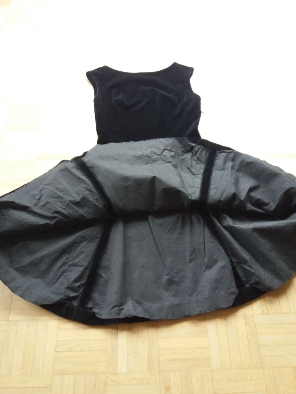 Kleider: Vintage Samt Cocktailkleid Grösse S – Gebraucht aus Muolen von Schmetterling2019 3