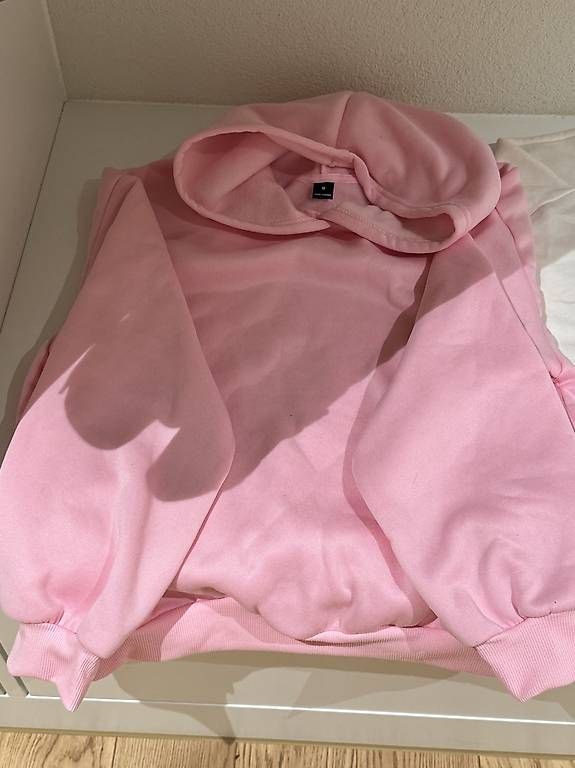 Maglioni & Felpe: 2 Neu Pullover  – Usato da Illnau venduto da Fakiraa 1