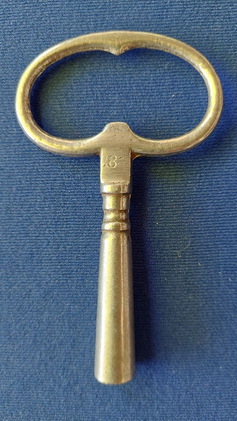 Chiavi: Clef ancienne pour remonter les pendules – Usato da Marsens venduto da jogocade 1
