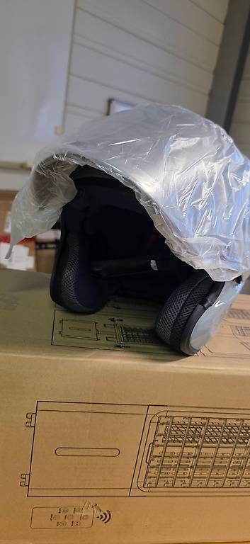 Helme & Visiere: Helm Araj L – Neu und originalverpackt aus Arbon von Secretpacks-SchLau 1