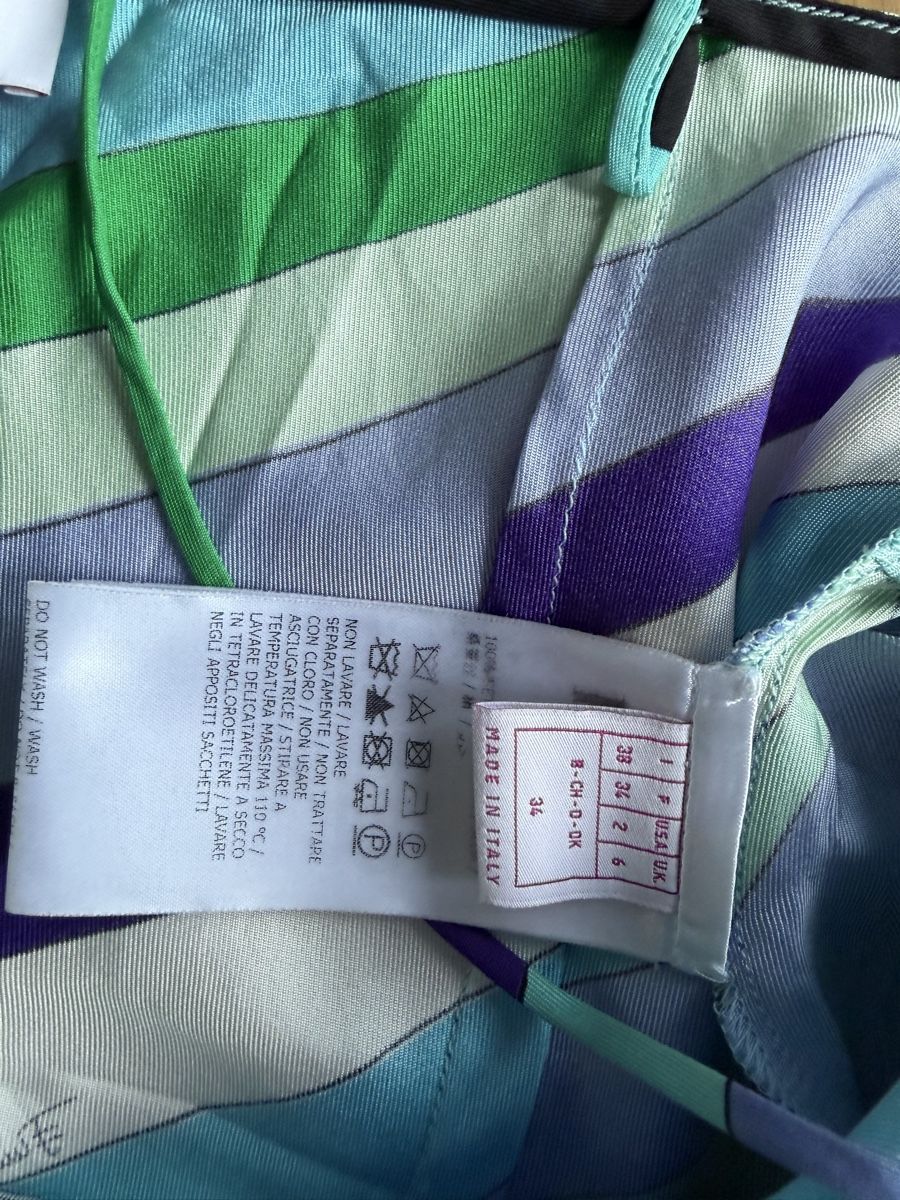 Emilio Pucci Lotti di vestiti: Emilio Pucci Set Top Shorts Seide 100% 38 – Usato da Küsnacht ZH venduto da lyd_8mmf 1