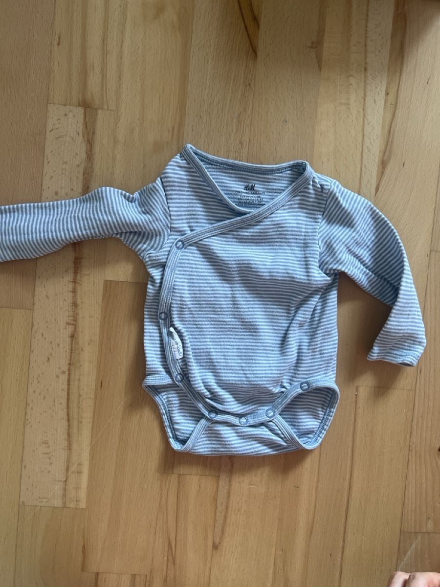 H&M Lotti & Set di vestiti: Body langarm H&M gestreift Grösse 56 2er Set – Usato da Zürich venduto da Jakomo007 2