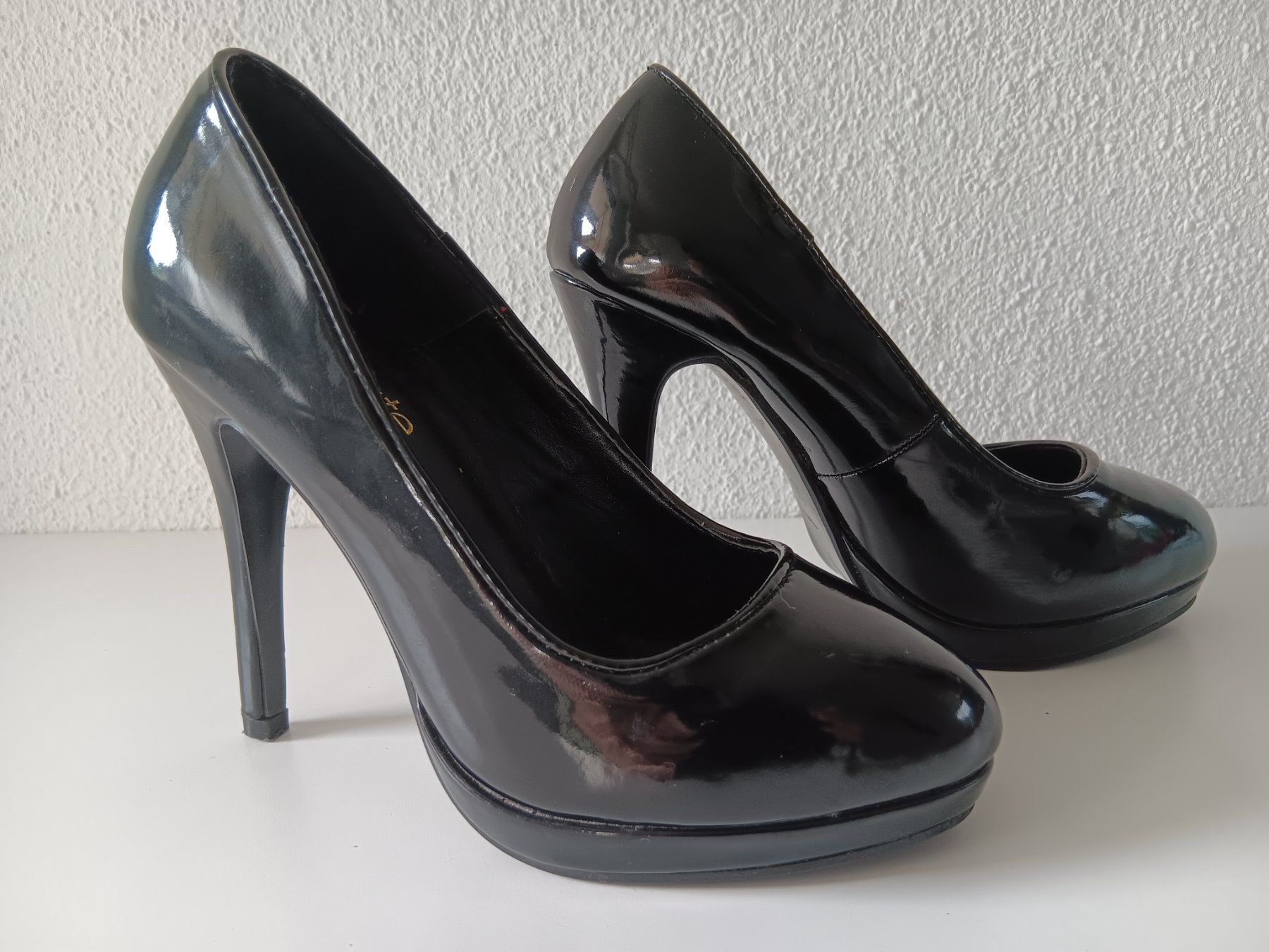 La Redoute Damenschuhe: REDOUTE CREATION Chaussures / Schuhe pointure / Nummer 35 – Gebraucht aus Cossonay-ville von Super-Price-Quality 1