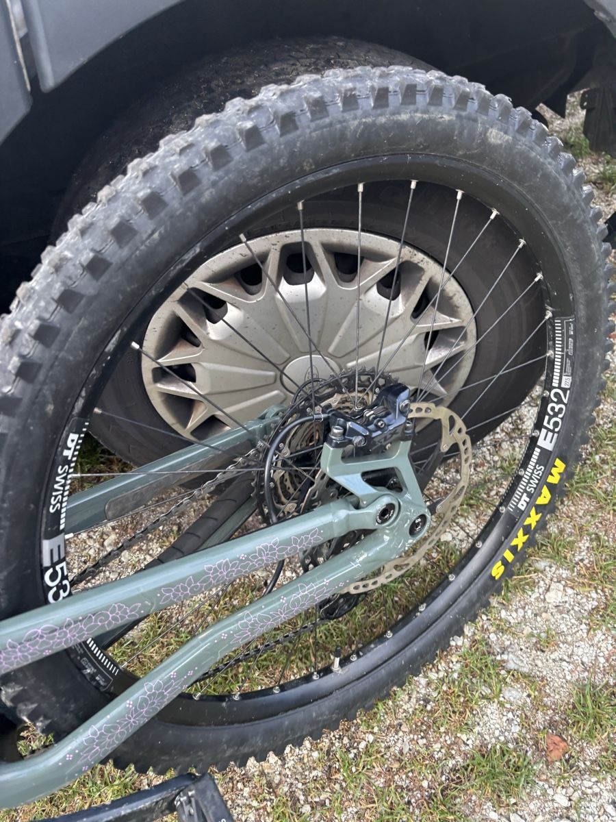 Commencal Velos: Commencal Clash M – Gebraucht aus Winterthur von Mia.27 7