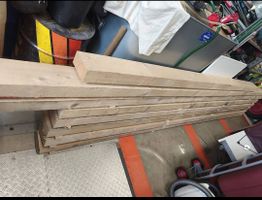Dicke Holzbalken / Konstruktionsvollholz