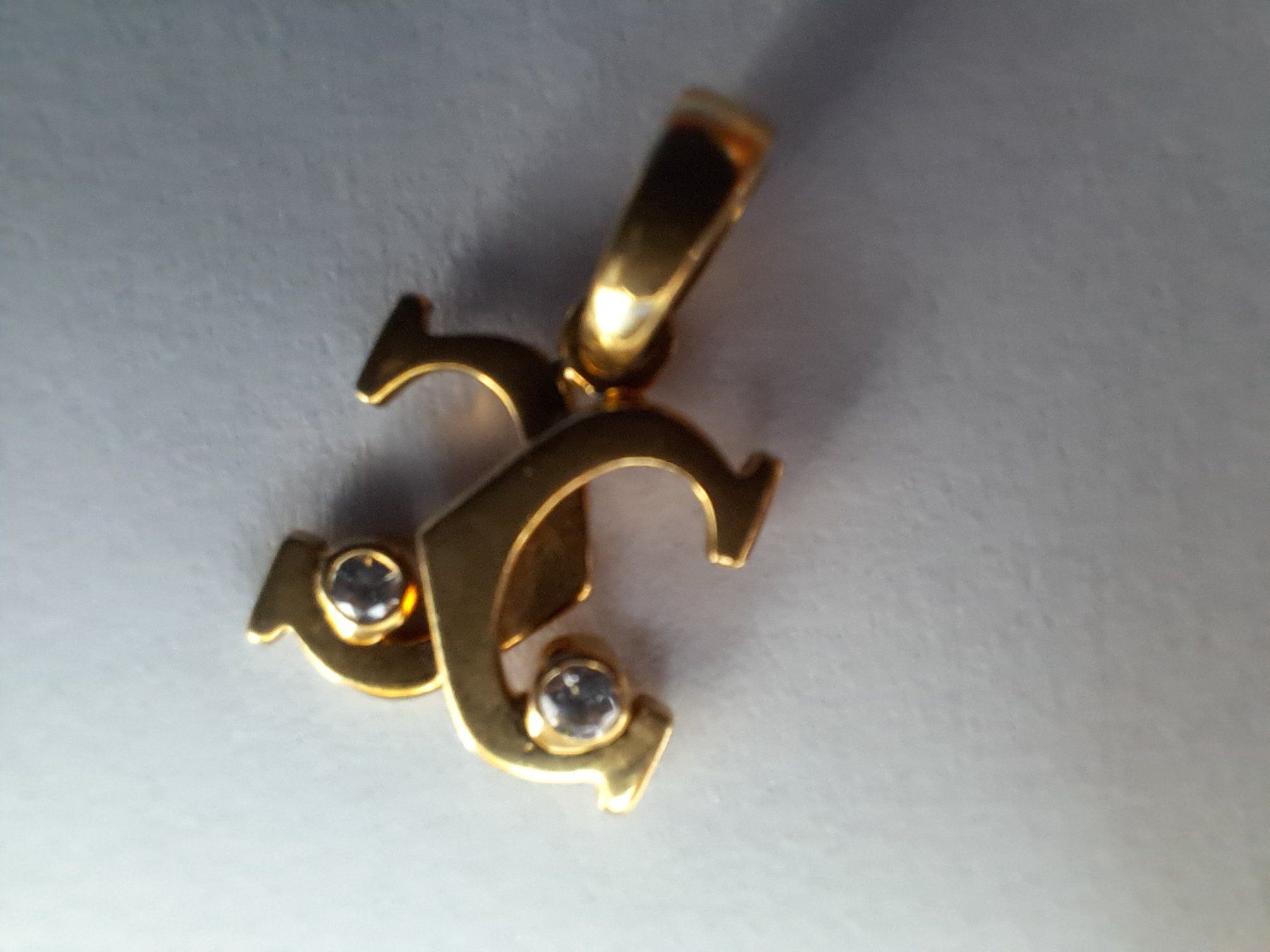 Ciondoli: Anhänger Doppel "C" mit 2 Diamanten – Usato da Pfäffikon ZH venduto da Valsangiaccomo 2