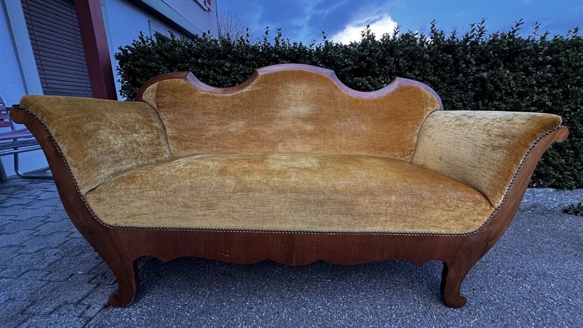 Divani: Das antike Hirschsofa wurde 2008 auf mind. 500 sfr. geschätz – Usato da Grub SG venduto da Crispin1990 4