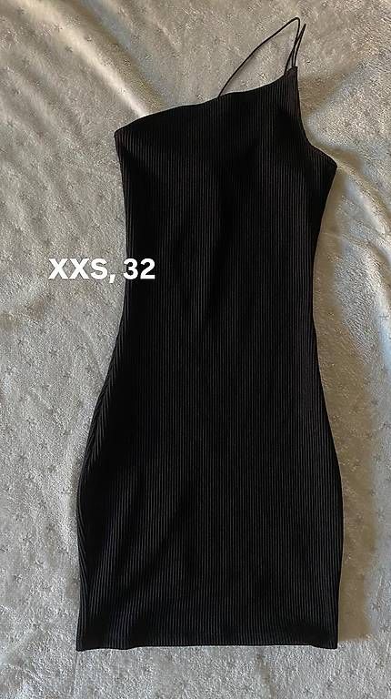 Lotti di vestiti: Vestiti a fr 5.- – Usato da Lugano venduto da Antonella68 1