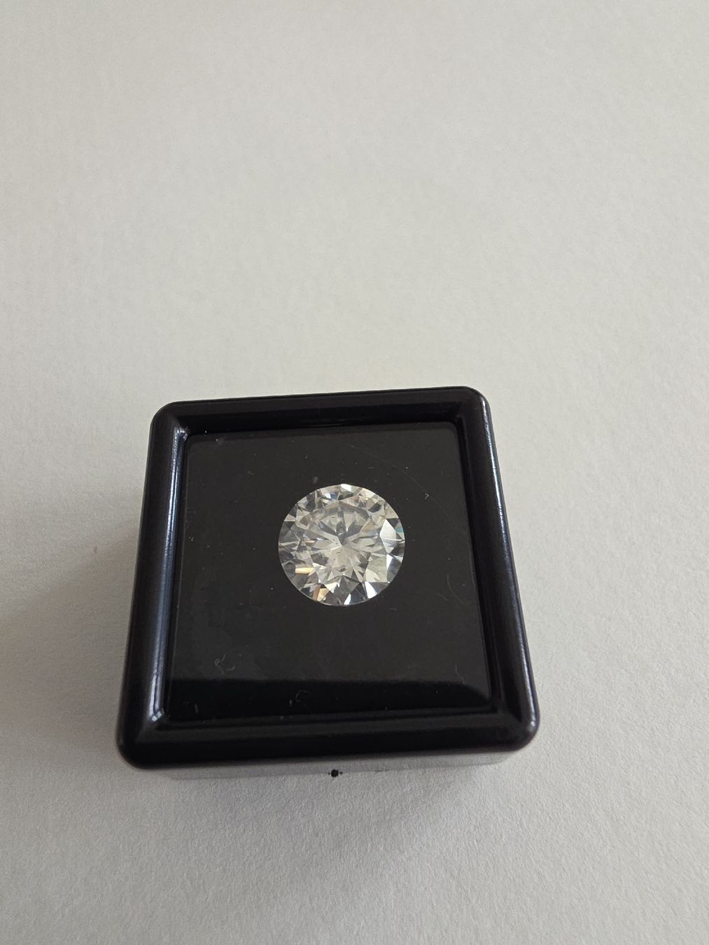 Pietre preziose: Diamant Moissanite 10mm. 3,6 Karat – Nuovo e nell'imballaggio originale da Menziken venduto da Mirager 5