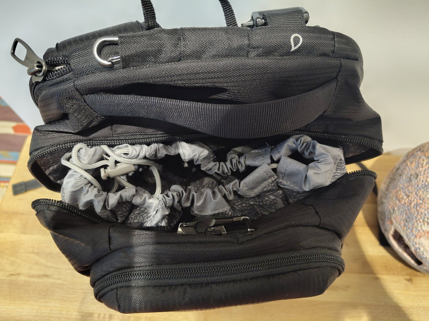 Pacsafe Zaini: Fotorucksack – Usato da Zürich venduto da hem570 2