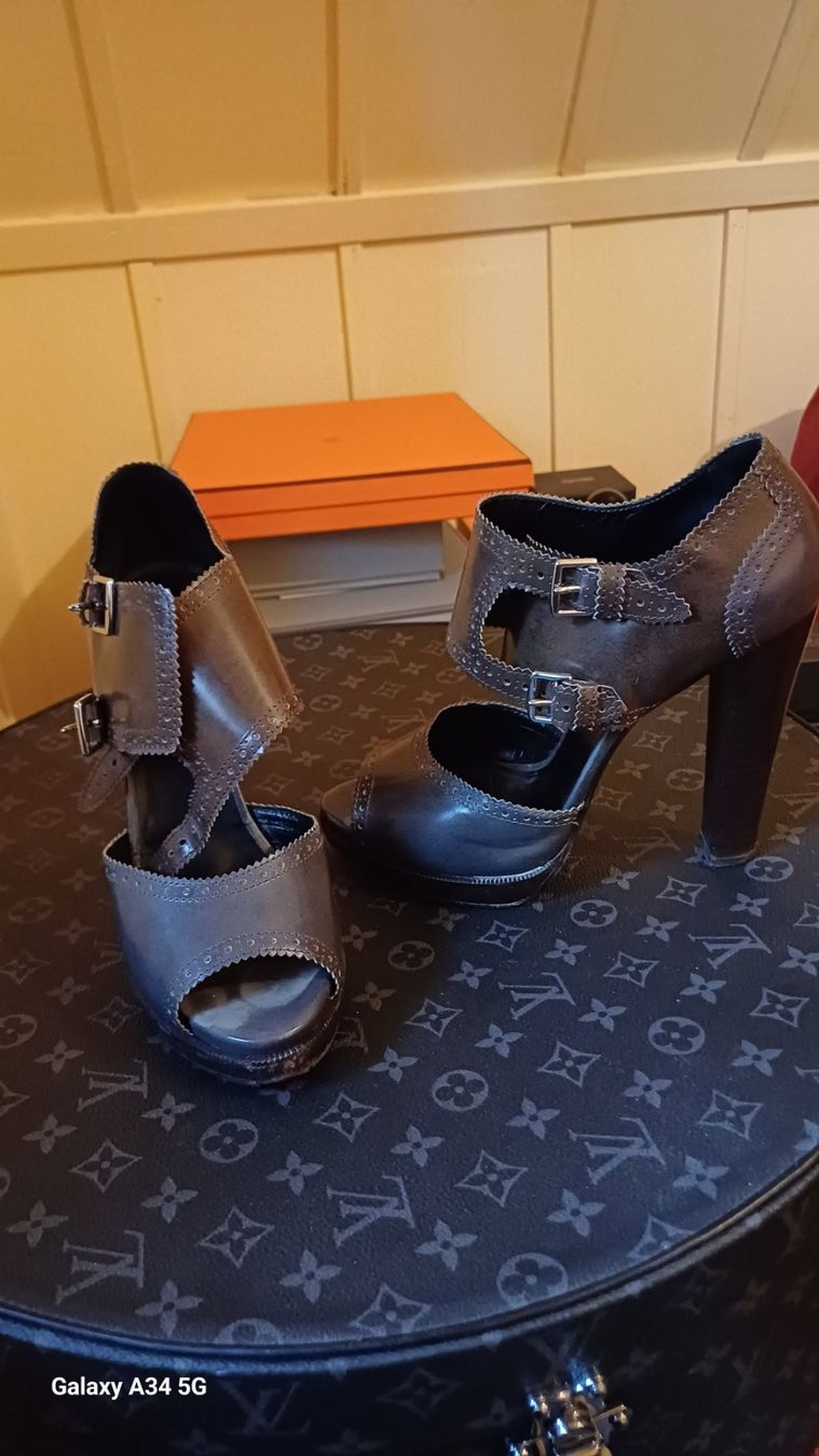 Hermès Scarpe da donna: Hermes Damen Schuhe – Usato da St. Gallen venduto da DiesundDas. 1