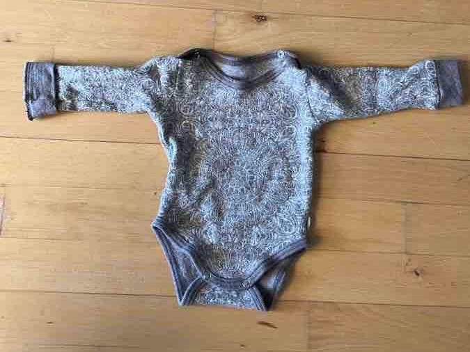Unterwäsche: Baby Body Langarm grau gemustert Grösse 62 – Gebraucht aus Zürich von Jakomo007