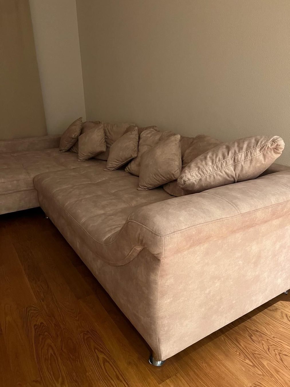 Divani: Modernes, fast neues Ecksofa – Usato da Sins venduto da Triart 1