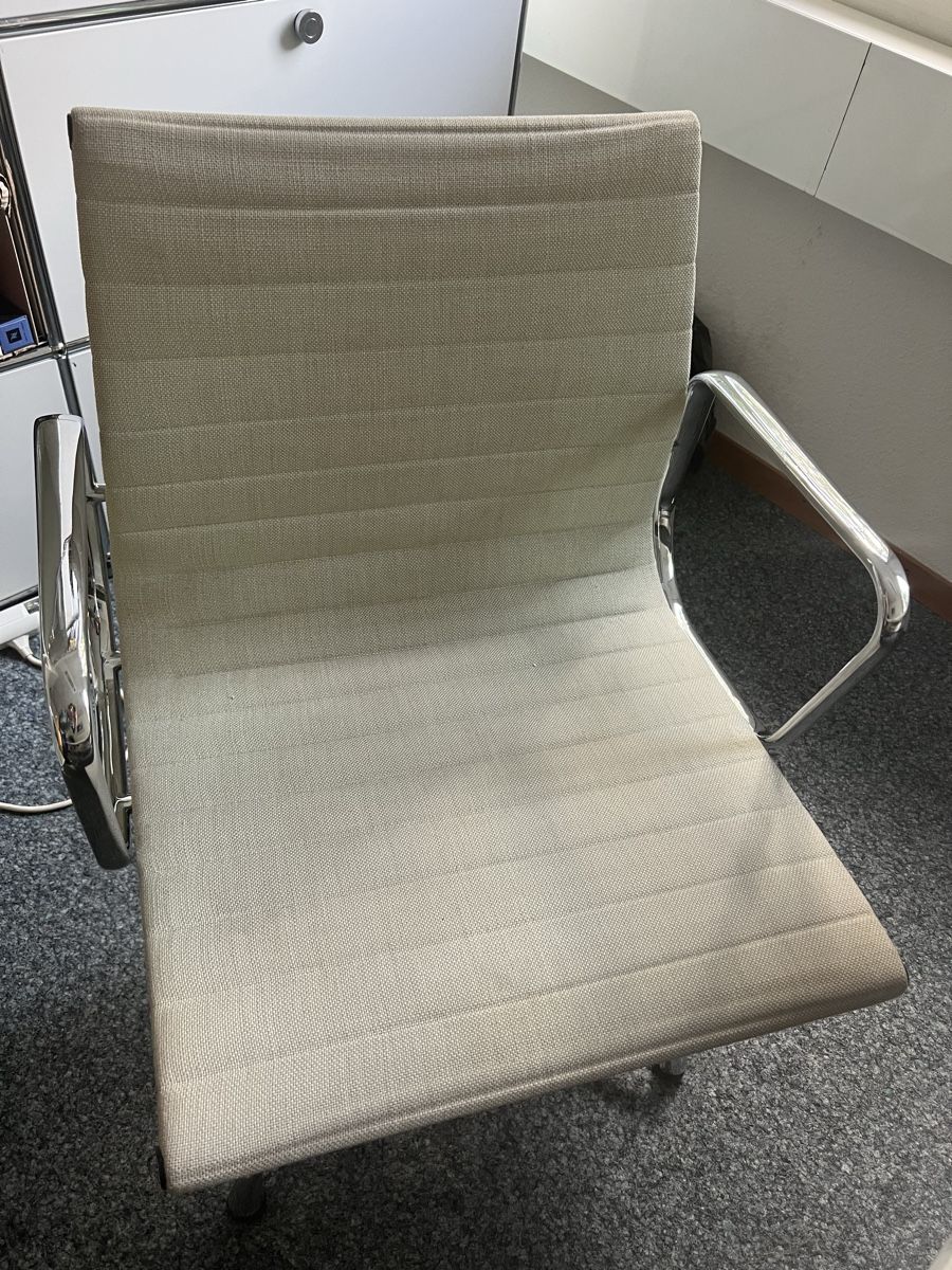 Vitra Sedie: Vitra EA 107 // 4 Stühle – Usato da Oberrieden venduto da wisnight 5