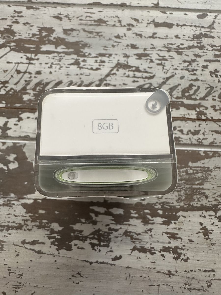 Apple Lettore multimediale portatile: iPod nano 8GB Green – Nuovo e nell'imballaggio originale da Würenlingen venduto da Tombola