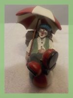 Gilde Clown-Figur "Oscar" mit Sonnenschirm - Sommerdeko ⛱️