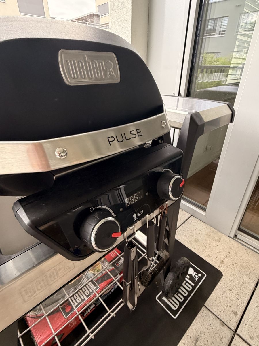 Weber Griglie: Weber Pulse 2000 Elektrogrill inkl. Wagen – Usato da Lyss venduto da lar_c2kp 4