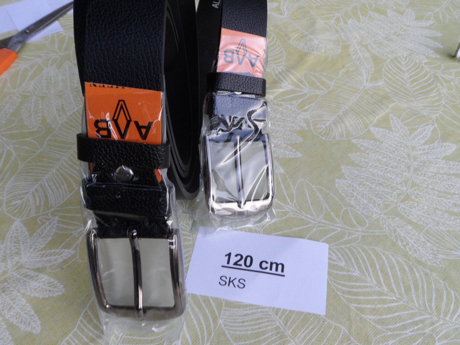 Gürtel: 2 Neu Herren Gürtel 120cm schwarz. – Neu und originalverpackt aus Riehen von tamola67