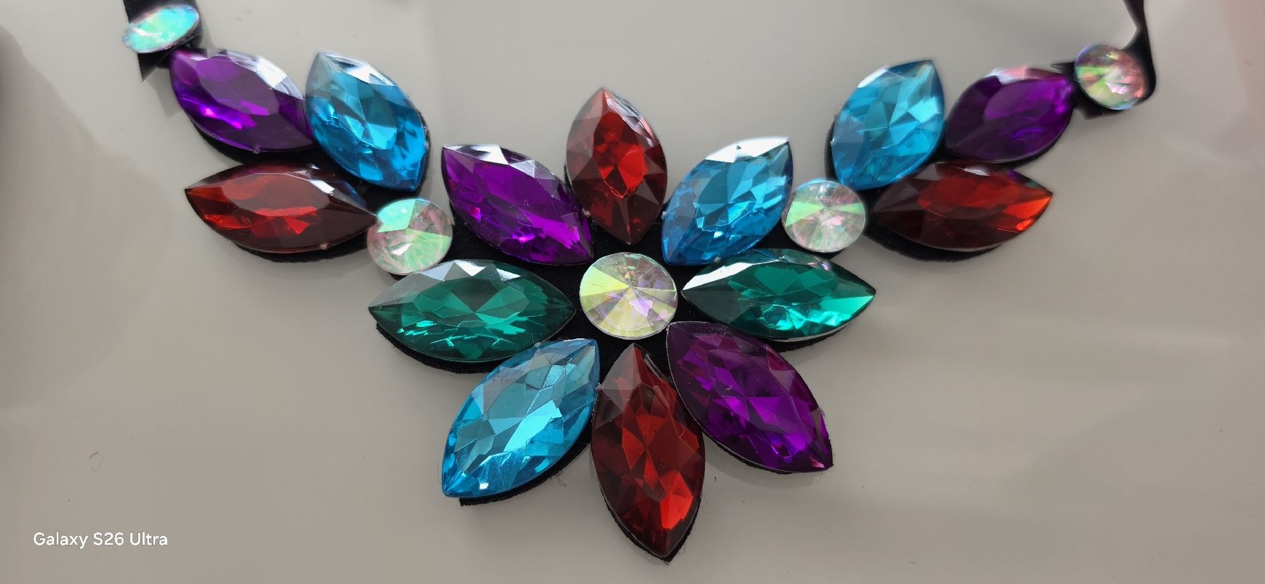 Catenine: Statement Kette bunt – grosse facettierte Steine / Collier – Nuovo (secondo la descrizione) da Muttenz venduto da Malici11 1
