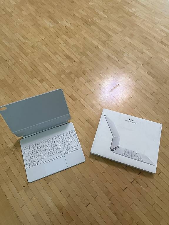 Claviers: original Apple iPad Magic Keyboard 13" Model A3340 – D'occasion à Scherzingen par polini42