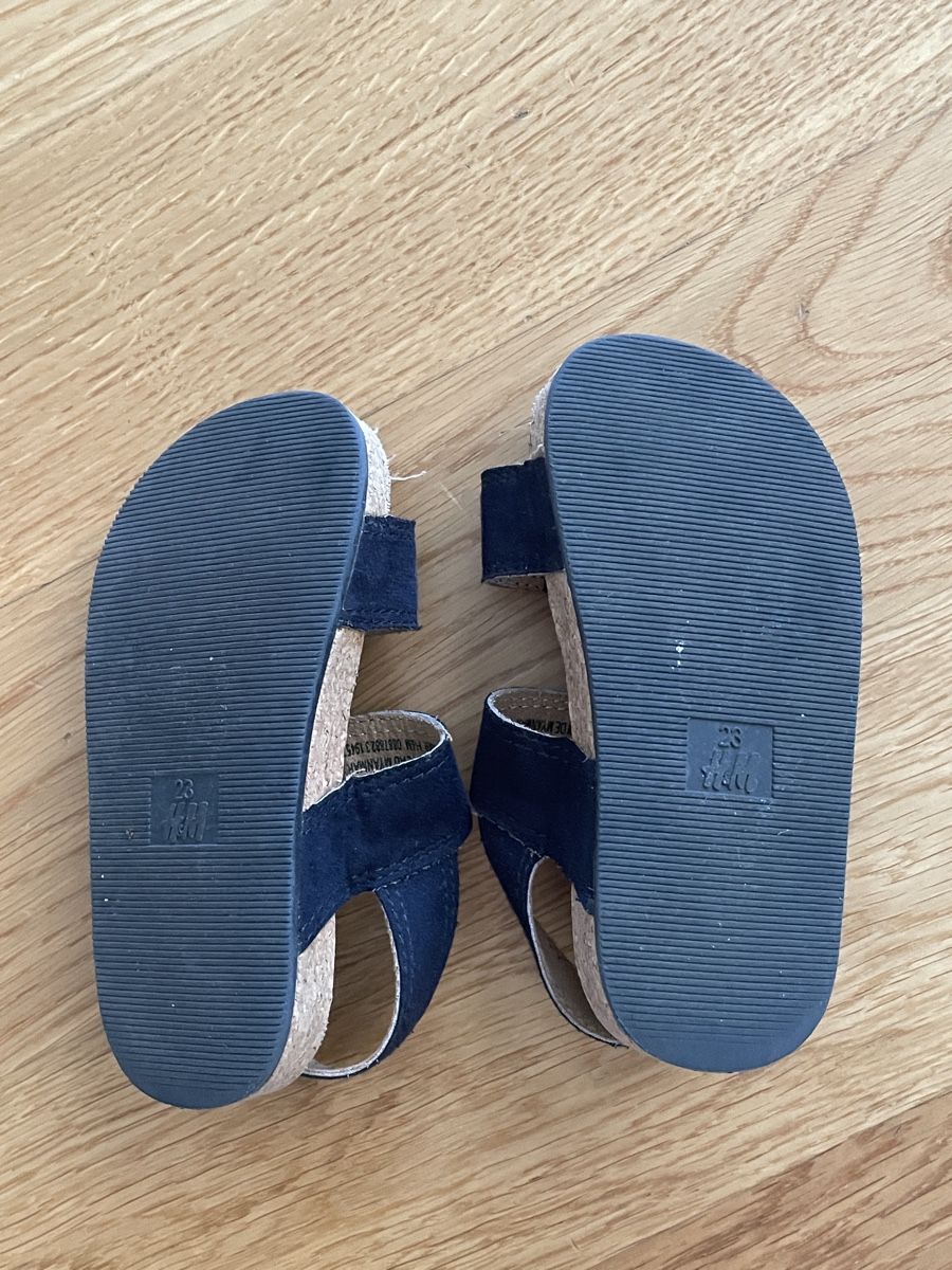 H&M Chaussures garçon: Kindersandalen Grösse 23 – D'occasion à Kloten par schunksz 2
