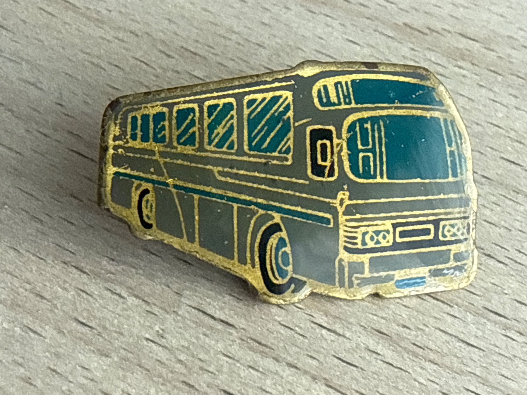 Placchette & Badge: Pin Reisebus – Usato da Glattbrugg venduto da Schweigmatt