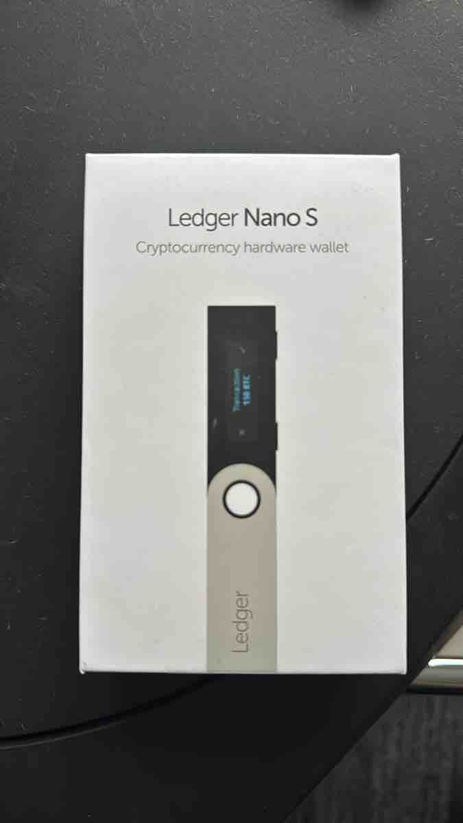 Coin Miner: Hardware Wallet Ledger Nano S – Gebraucht aus Zürich von Trimtrab