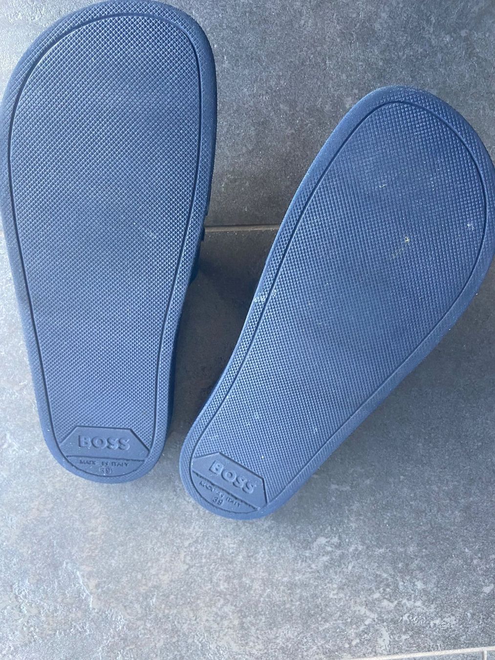 Hugo Boss Scarpe da uomo: Badelatschen von BOSS Grösse 39 – Usato da Pratteln venduto da Miki_ 1