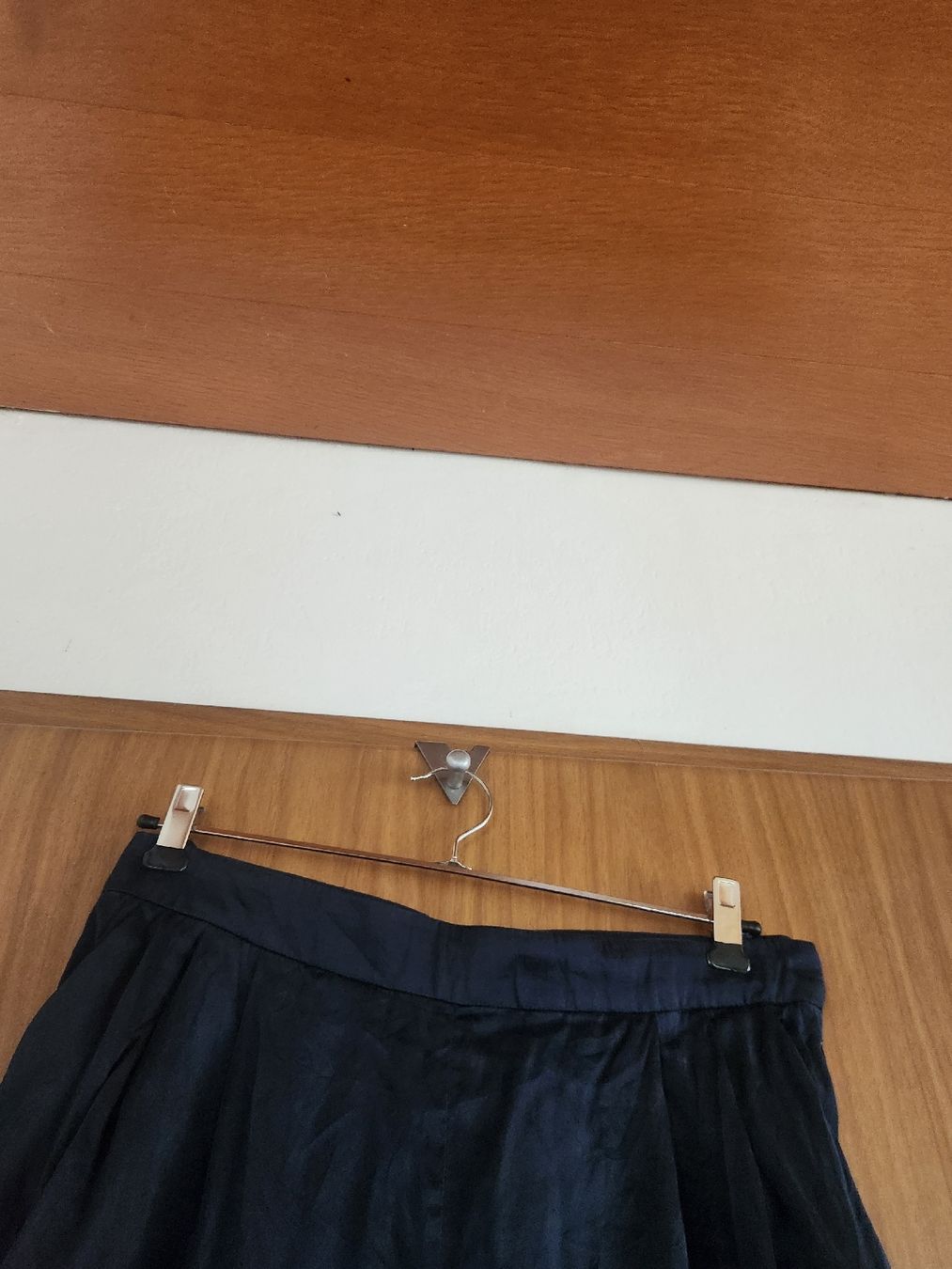 Cos Pantaloni: Pantalon COS soie bleu taille 36  – Usato da Niedergösgen venduto da Eva2410 4