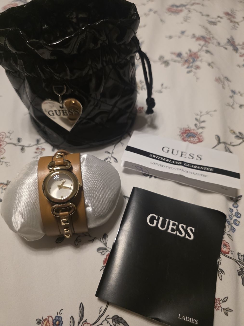 Guess Montres: Orologio Guess da donna. – Neuf (Voir description) à Pully par m_artboutique 1