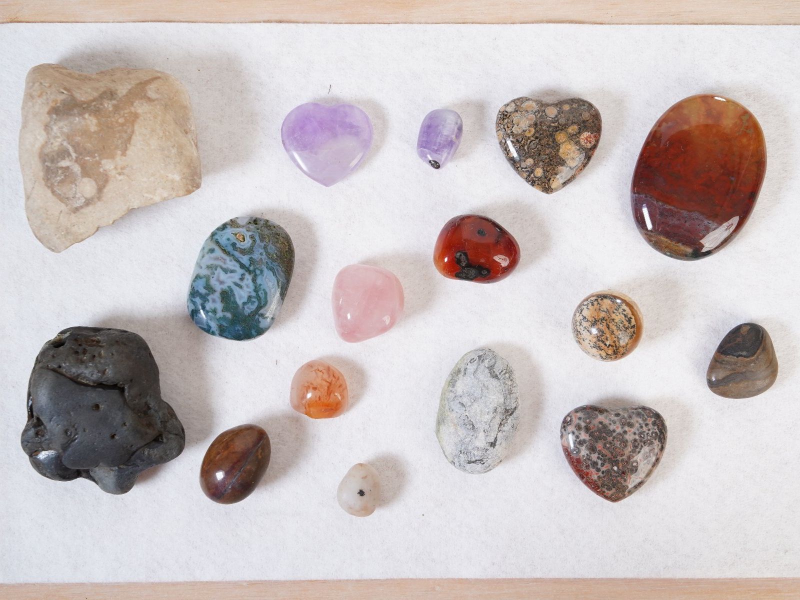 Minerali & Pietre curative: Halbedelsteine / Mineralien – Usato da Wil SG venduto da froschbiss