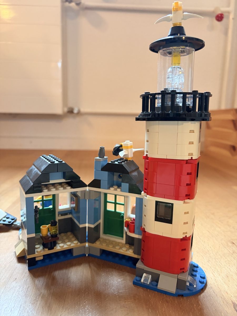 Lego Spielzeuge: Lego Creator Leuchtturm Insel – Gebraucht aus Winterthur von EvaL0102 2