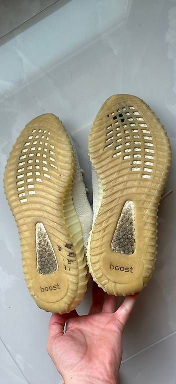 Herrenschuhe: adidas Yeezy Boost 350 V2 Bone  44,5  – Gebraucht aus Pregassona von Nicolas-Lusenti 3