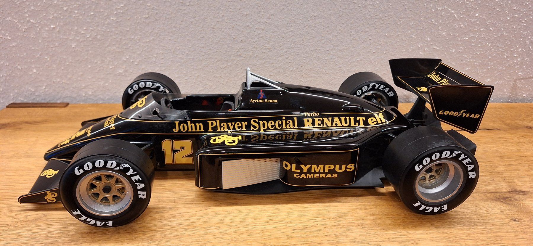 Lotus 97T Renault Ayrton Senna F1 1985 Minichamps 1:8 (D'occasion