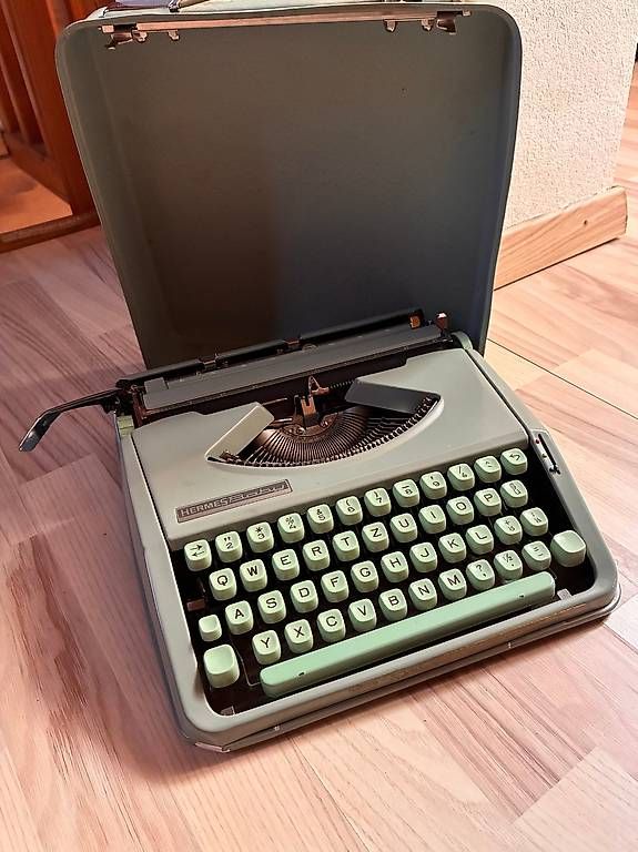 Hermès Macchine da scrivere: Machine à écrire Hermes Baby 1960 – Usato da Puidoux venduto da Colomba3