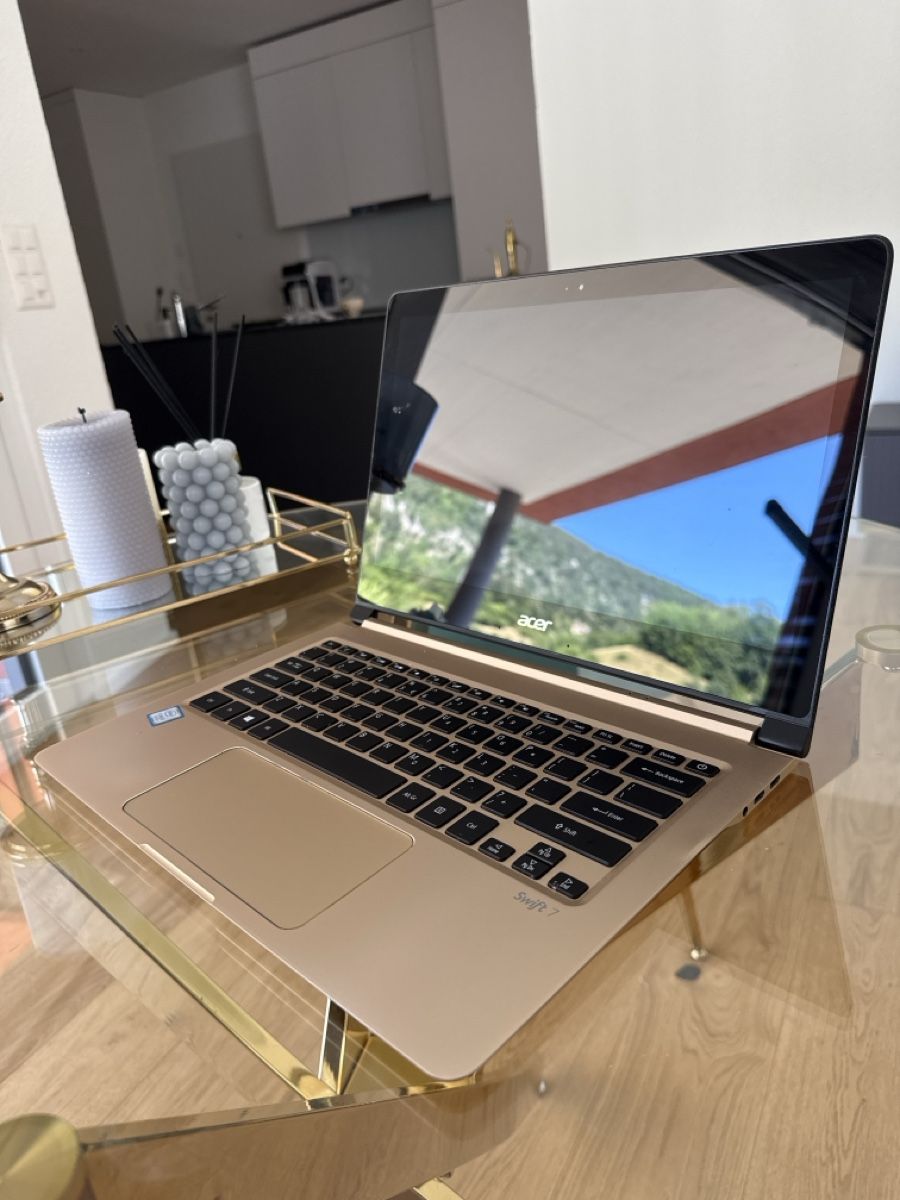 Acer Notebook: Acer Swift 7 Laptop Gold Used – Usato da Waldenburg venduto da Gile35 1