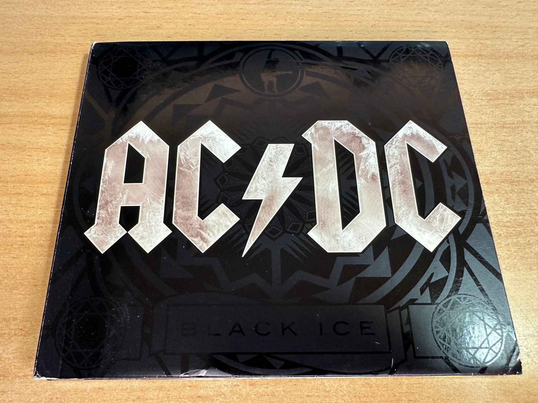 CD: K0 AC/DC – Black Ice – Usato da Rikon im Tösstal venduto da Alpenmutz