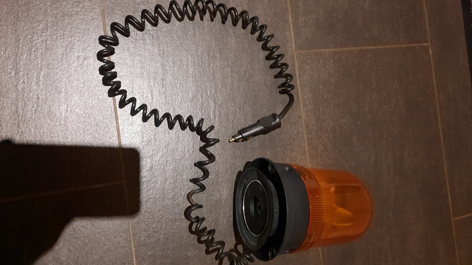 Lampade: Drehlicht Rundumleuchte Astral 12 Volt mit Magnetfuss – Usato da Wattwil venduto da Parase 2