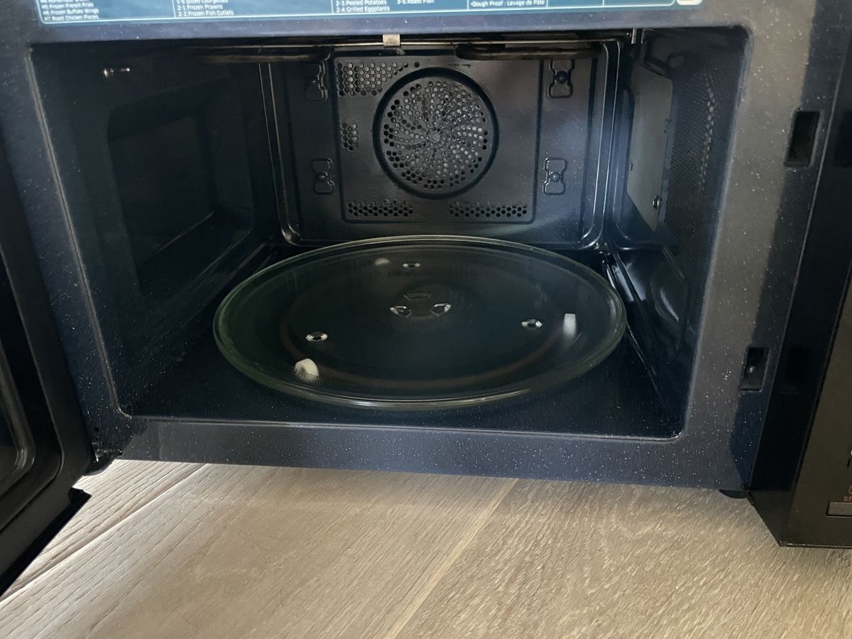 Küchengeräte: SAMSUNG Microwelle – Gebraucht aus Schneisingen von eszterszijarto 2