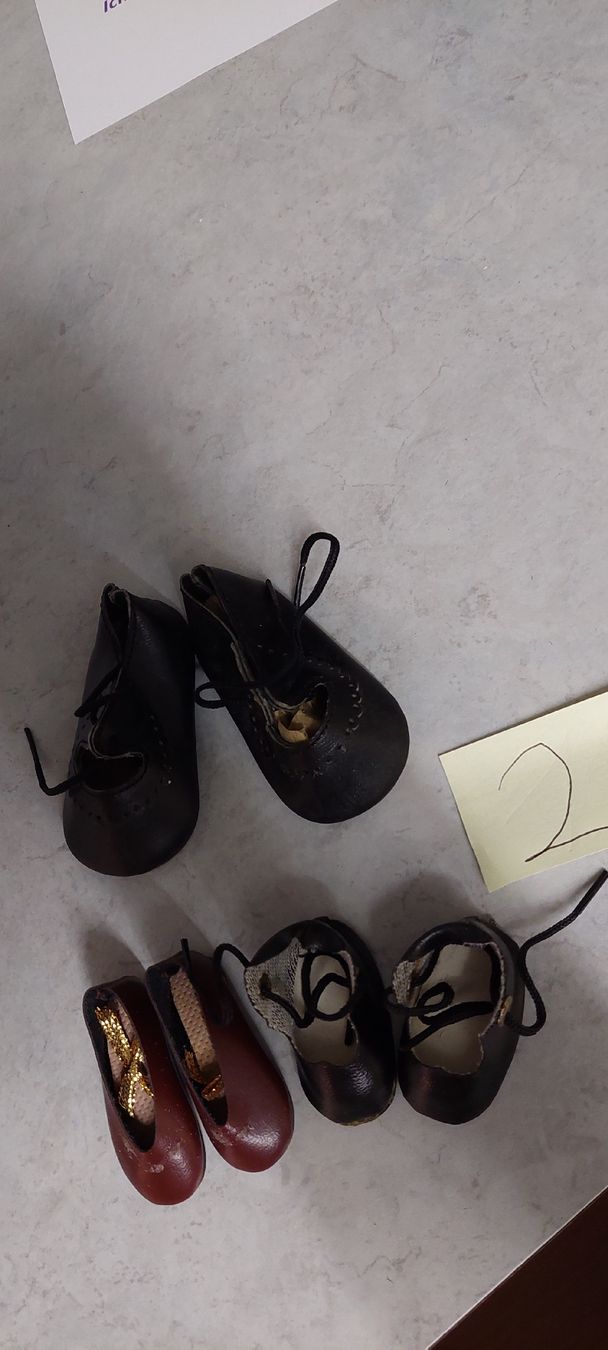 Sasha Morgenthaler Bambole: Puppenschuhe – Usato da Muri AG venduto da nindo1