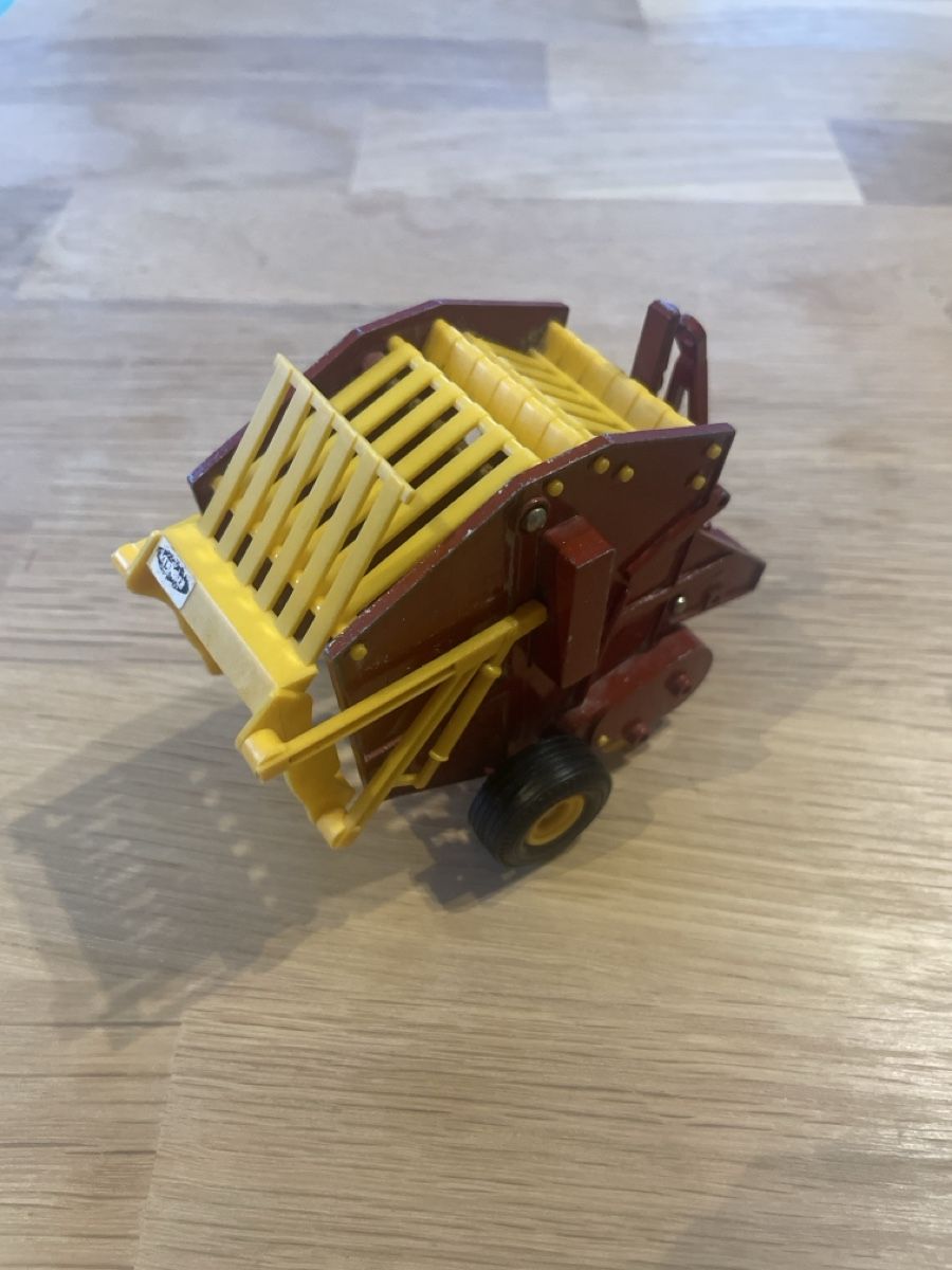 Britains Modellbausätze & Standmodelle: Britains Vermer Round Baler – Gebraucht aus Sargans von Didis